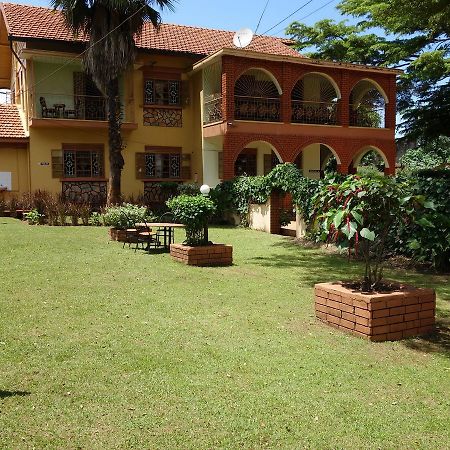 Bridgeway Guest House Jinja Buitenkant foto