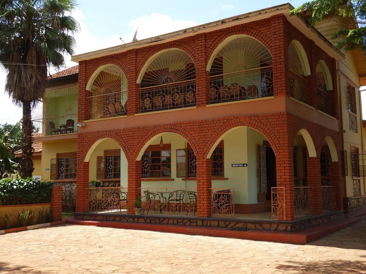 Bridgeway Guest House Jinja Buitenkant foto