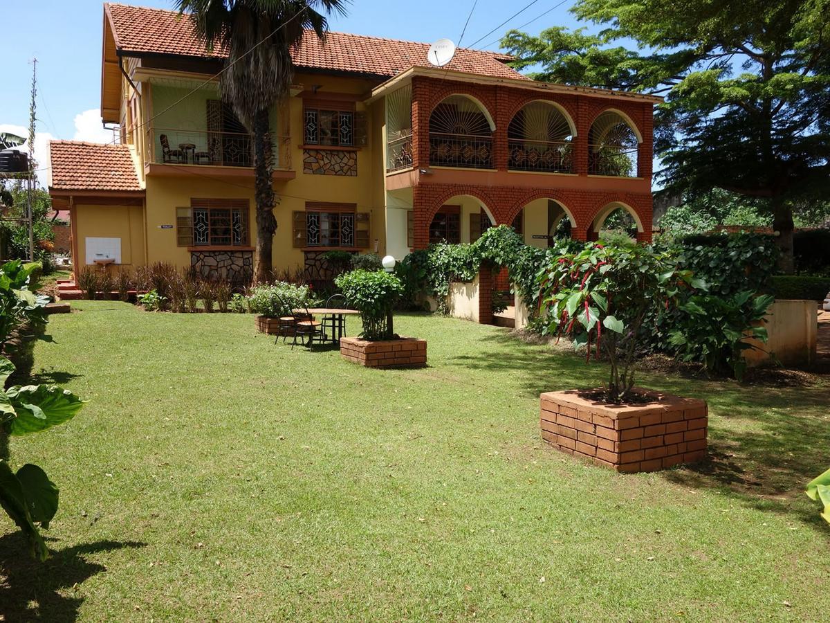 Bridgeway Guest House Jinja Buitenkant foto