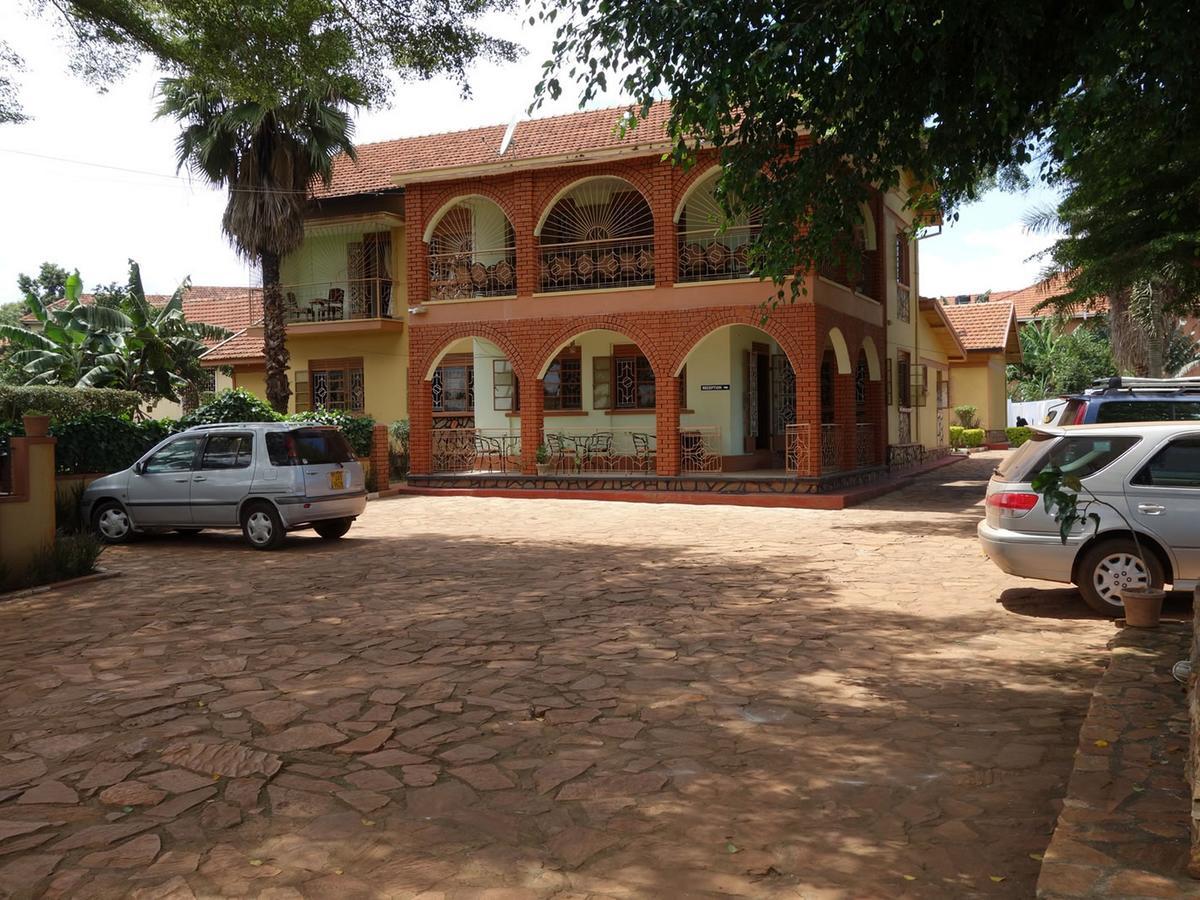 Bridgeway Guest House Jinja Buitenkant foto