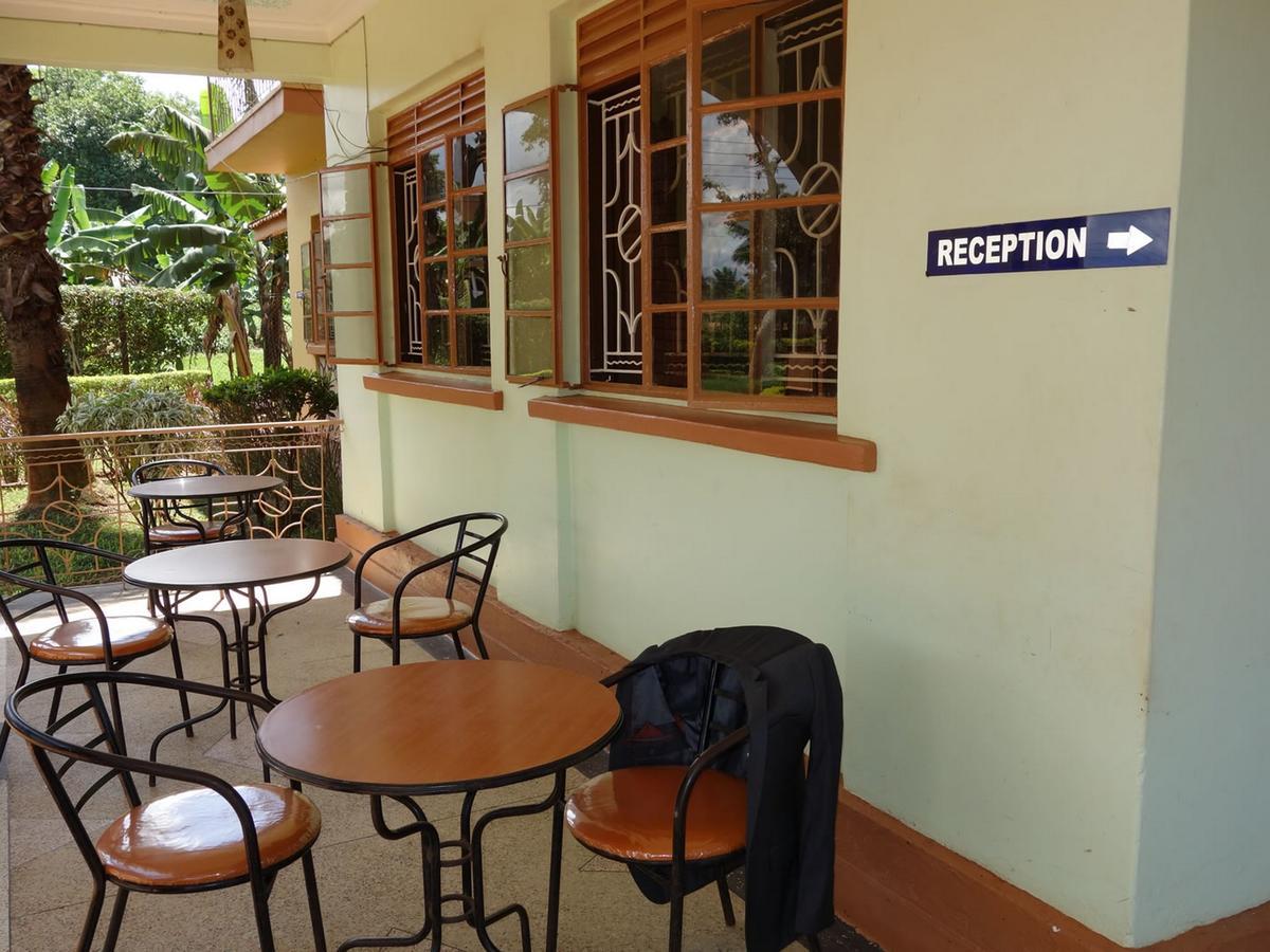 Bridgeway Guest House Jinja Buitenkant foto