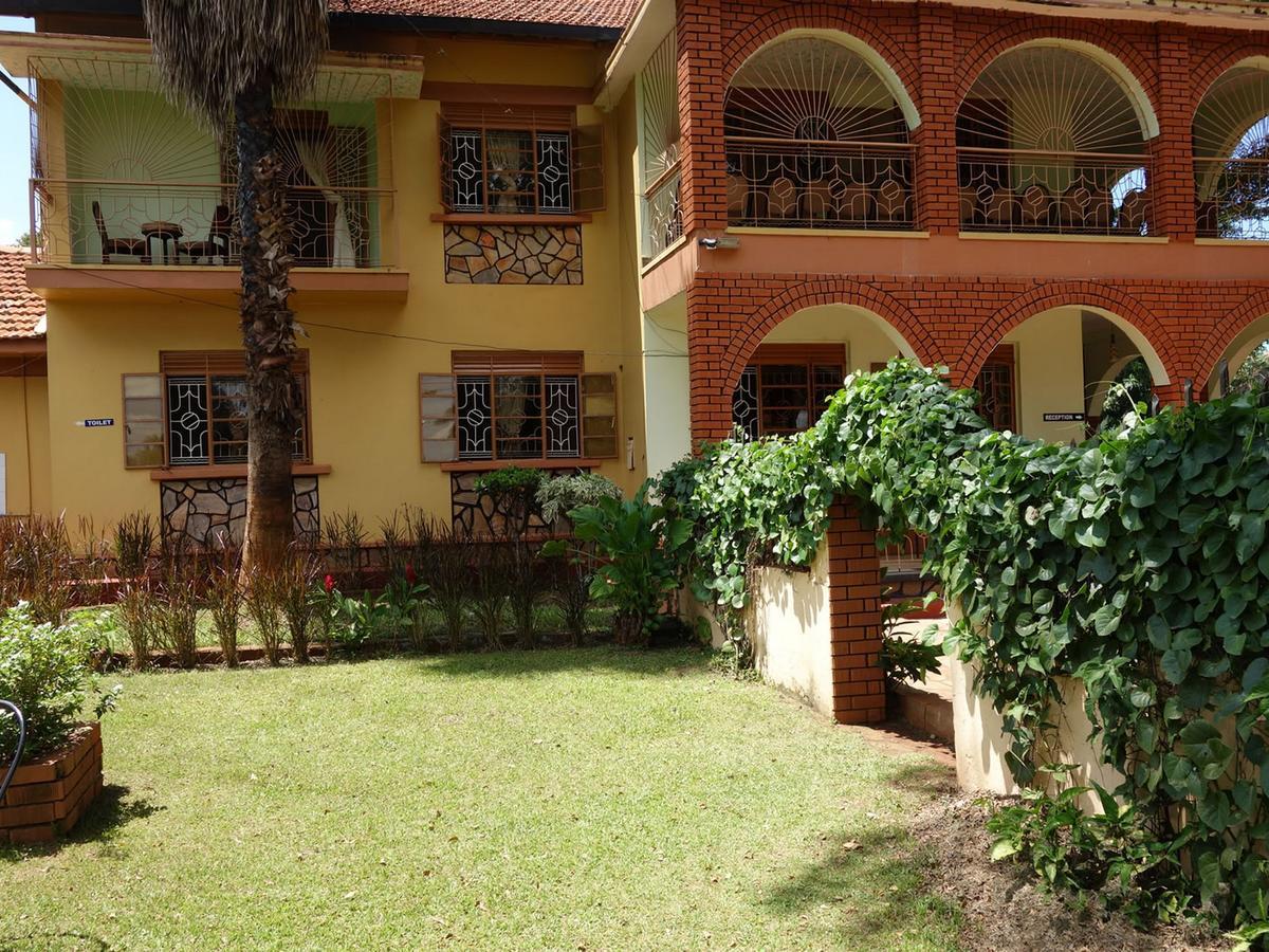 Bridgeway Guest House Jinja Buitenkant foto