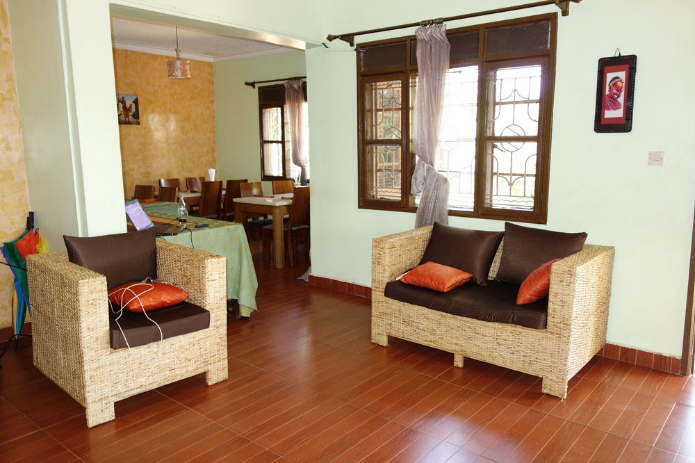 Bridgeway Guest House Jinja Buitenkant foto