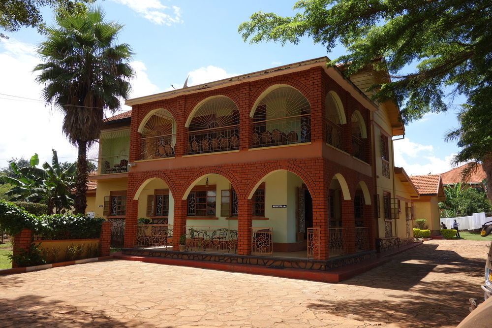 Bridgeway Guest House Jinja Buitenkant foto