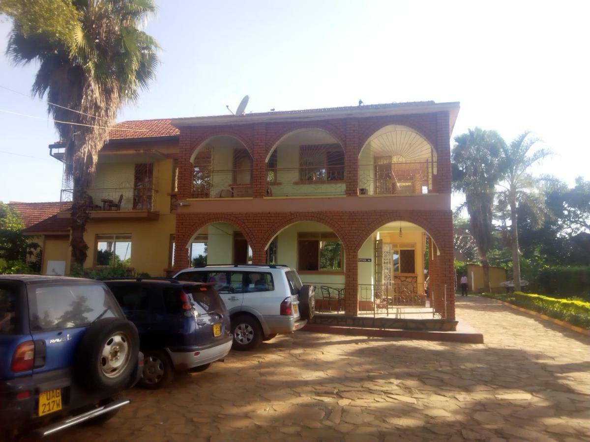 Bridgeway Guest House Jinja Buitenkant foto