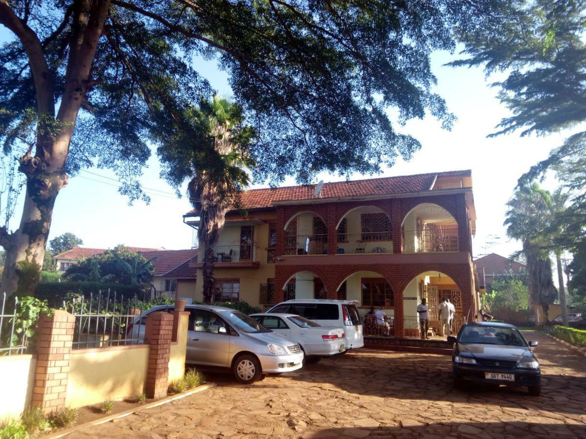 Bridgeway Guest House Jinja Buitenkant foto